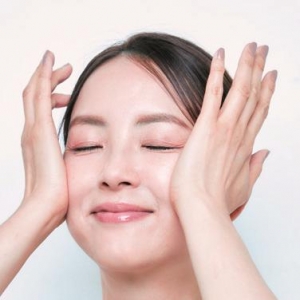 法令纹、木偶纹和下颌线，如何对付显老的三条纹？