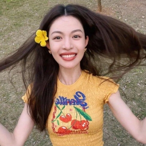 度假应该怎么穿？快来从卢昱晓的穿搭攻略里找找灵感吧！